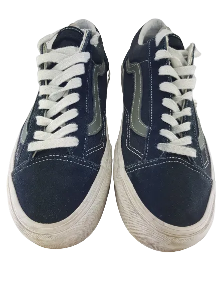 Canvas sneakers