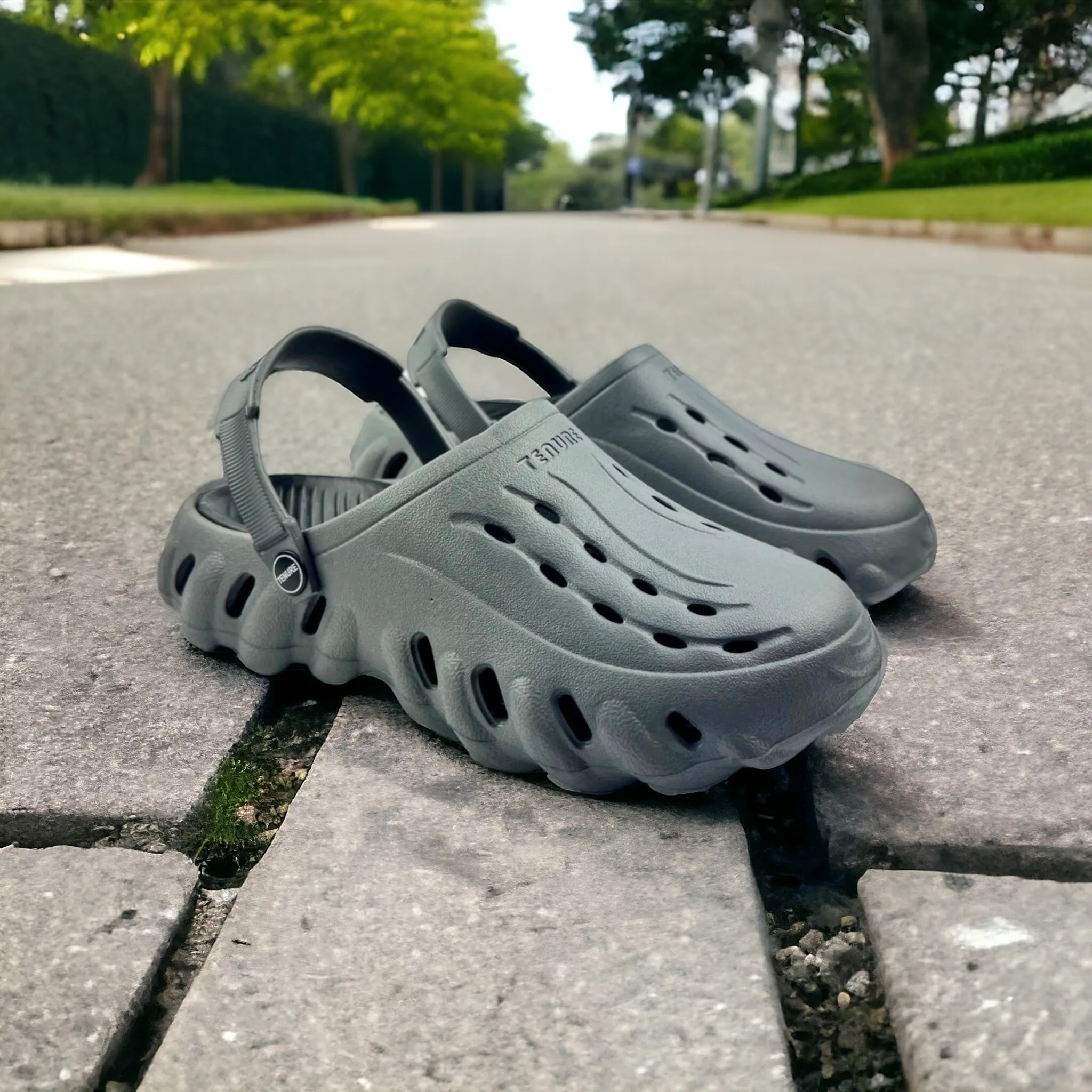 Chunky Breathable Echo Clogs