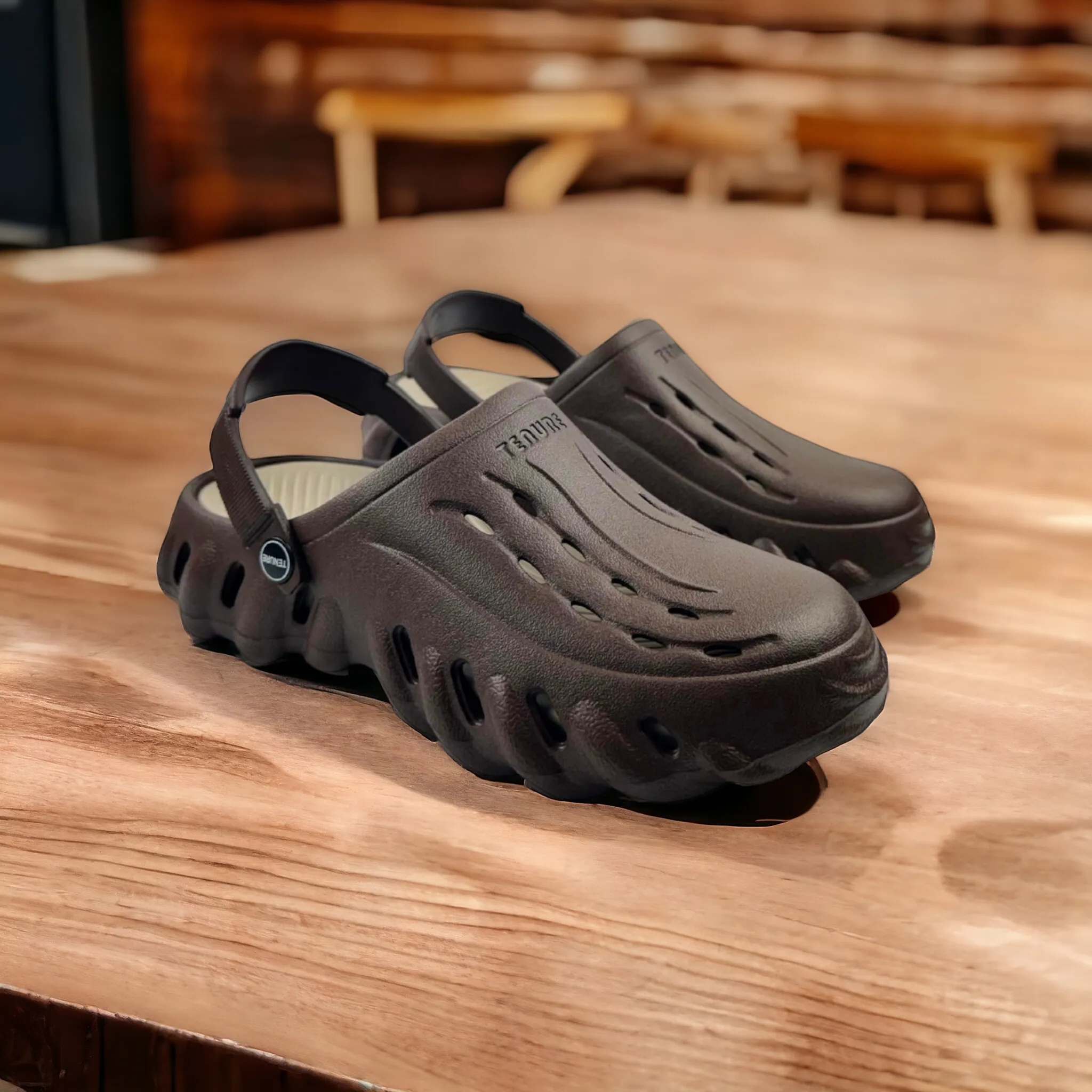 Chunky Breathable Echo Clogs