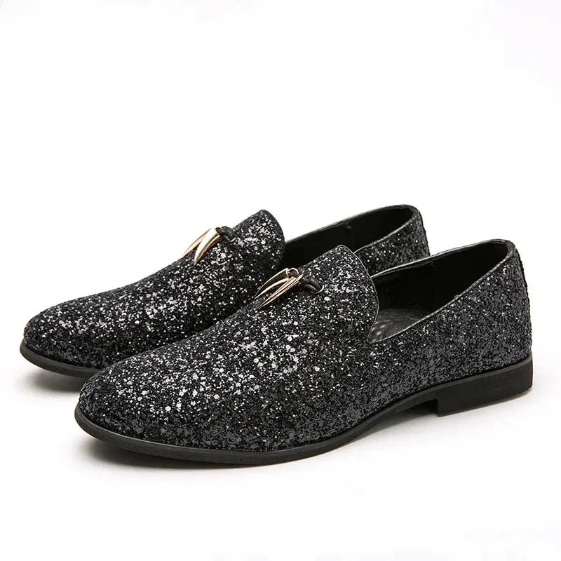 Elegant slip-on shoes with glitter and tassels