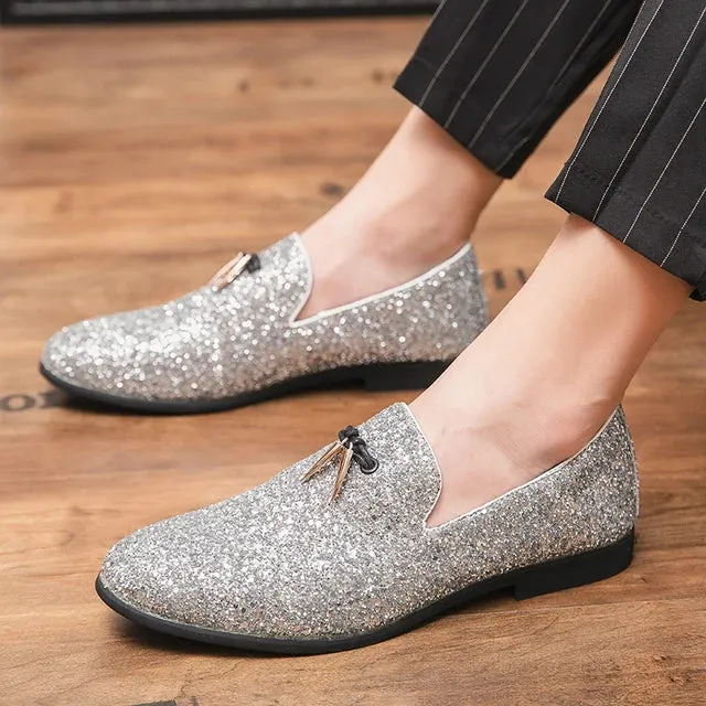 Elegant slip-on shoes with glitter and tassels
