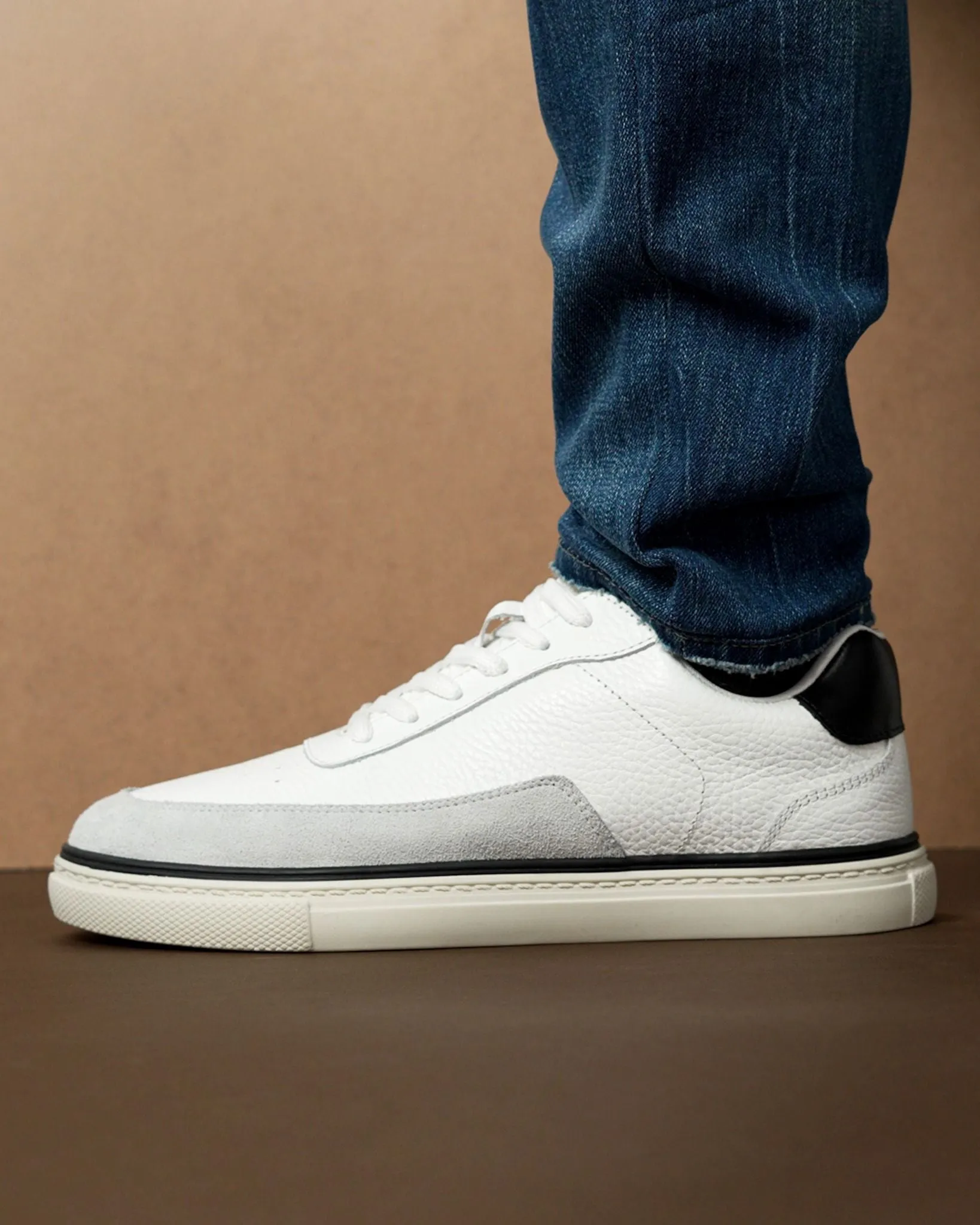 Flouther Blanco, Gris y Negro