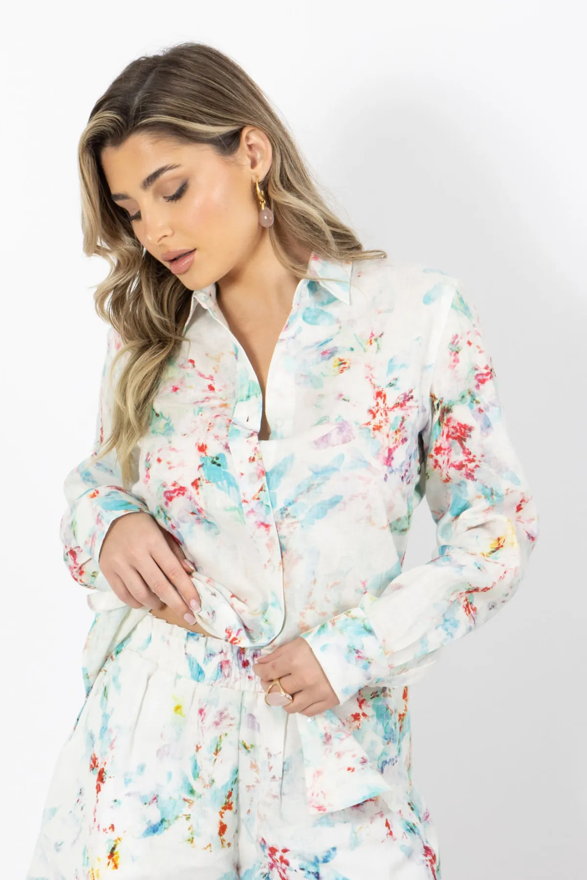 Malta Linen Button-Up - Modern Floral