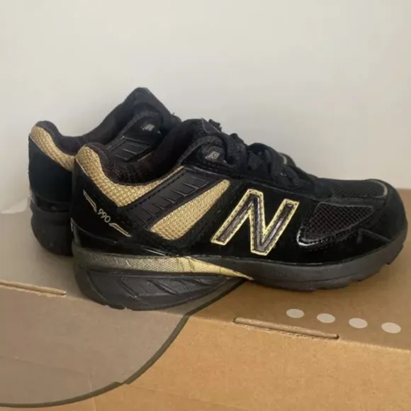 🔥New Balance 990 Suede Black/Gold Kids Sneakers - SZ 11 C