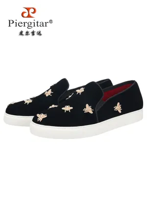 Newly imported velvet with bee buckle men's skateboard shoes trendy low-top sneakers casual slip-on loafers for men