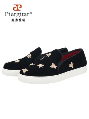 Newly imported velvet with little bee buckle men's skateboard shoes trendy low-top board shoes casual foot loafers men's