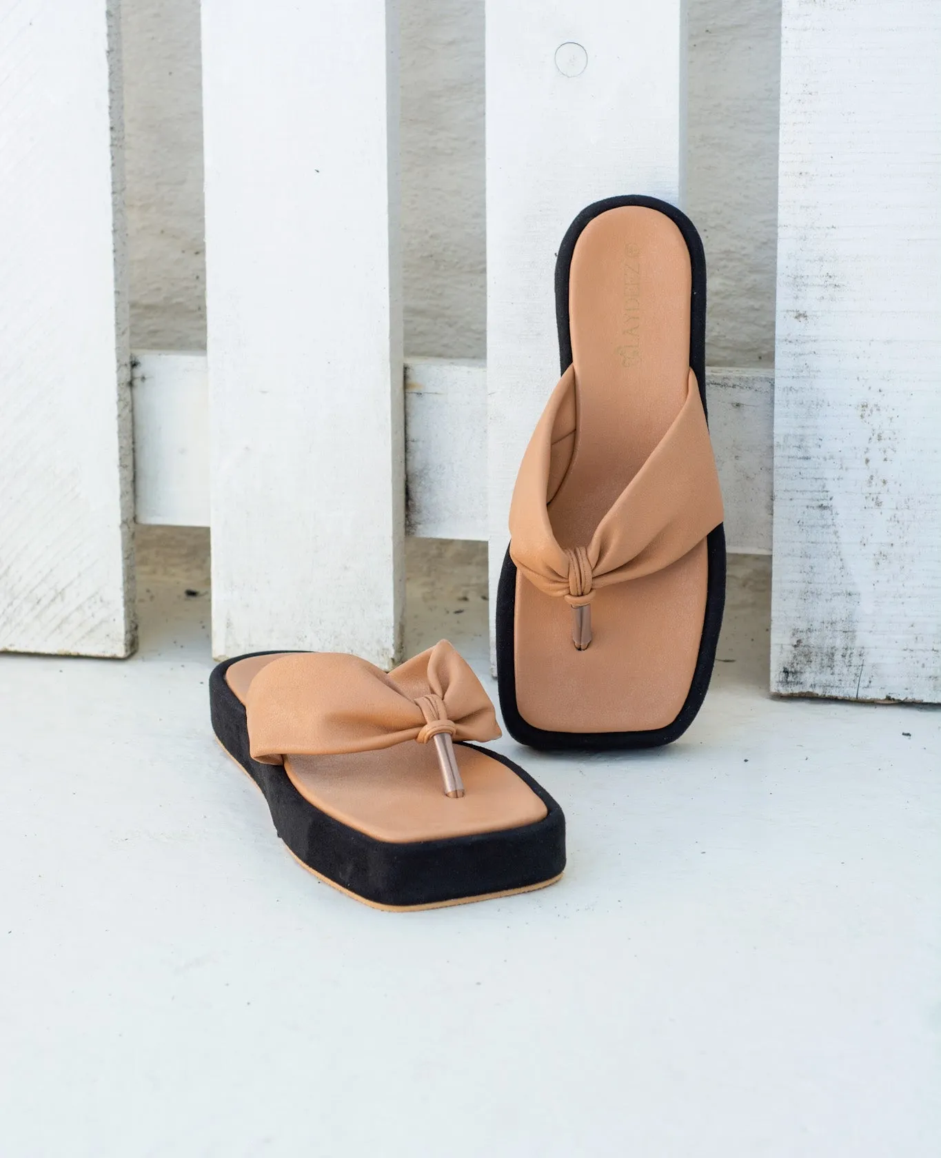 Oslo Flatform Thong Sandals